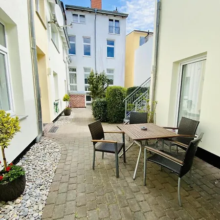 Eibeneck アパート ロストック